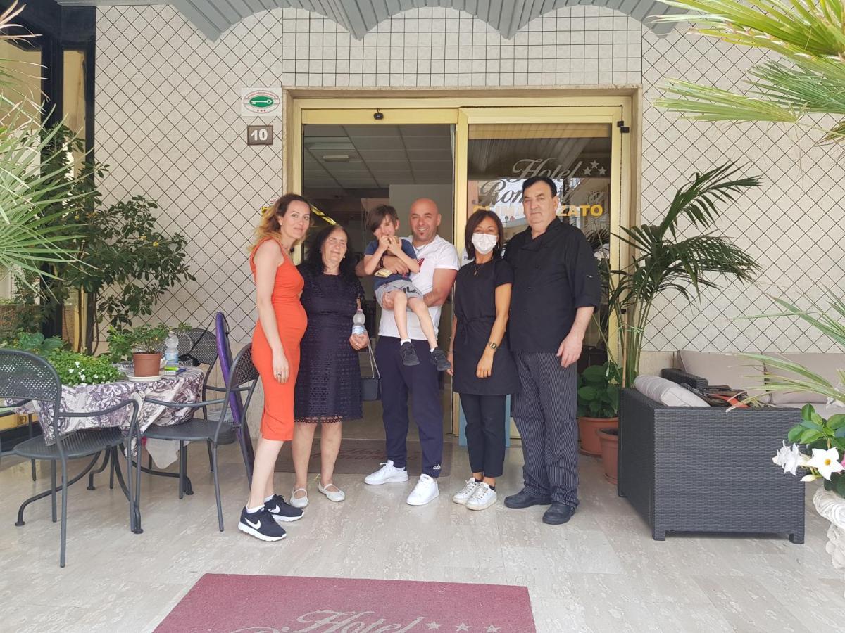 Hotel Romantica Rimini Exterior foto