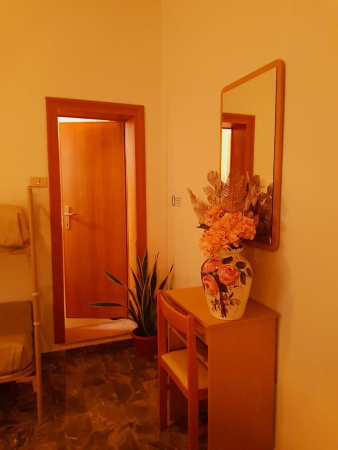 Hotel Romantica Rimini Exterior foto
