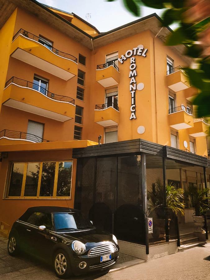Hotel Romantica Rimini Exterior foto